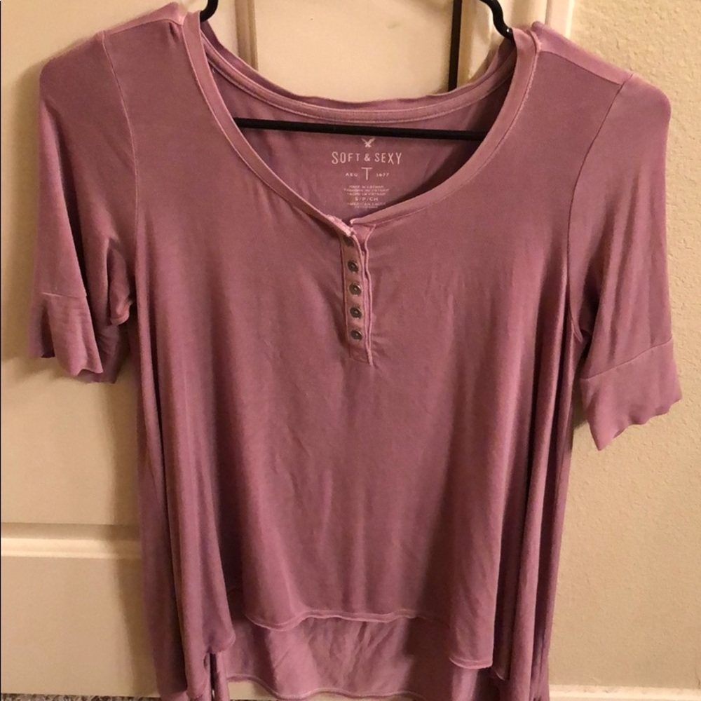 pink american eagle shirt